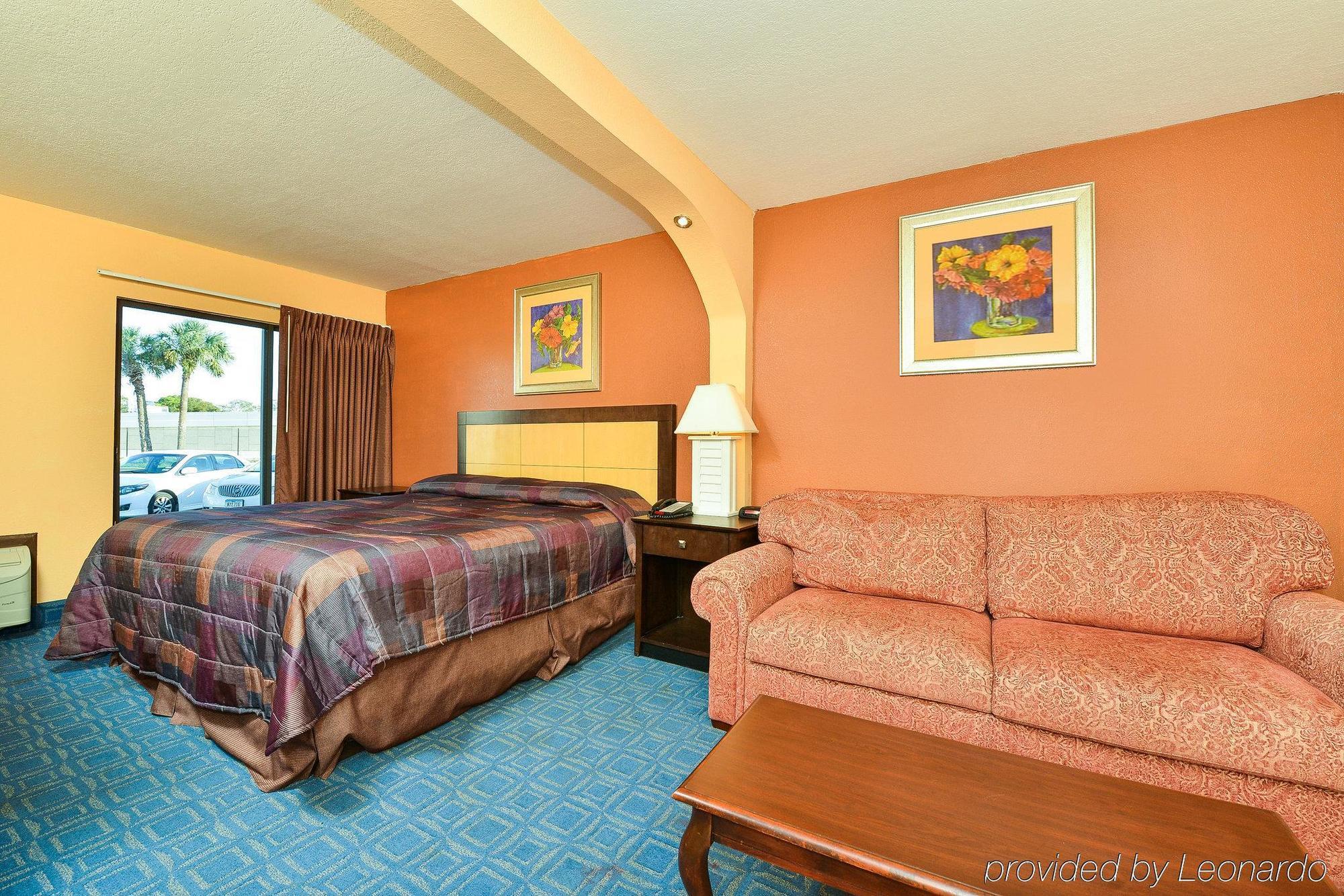 Days Inn & Suites By Wyndham Tampa - Ybor City Экстерьер фото