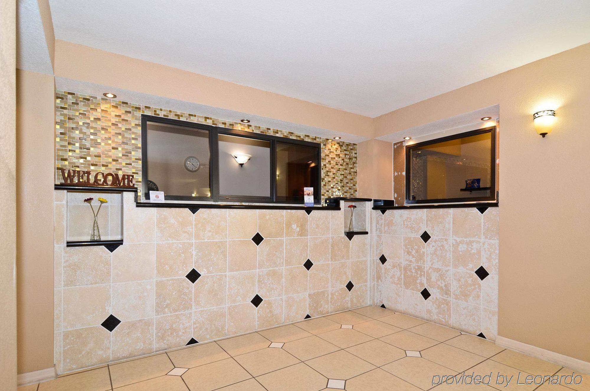 Days Inn & Suites By Wyndham Tampa - Ybor City Экстерьер фото
