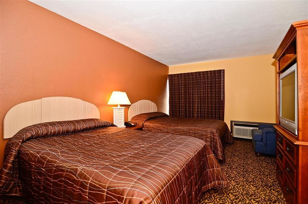Days Inn & Suites By Wyndham Tampa - Ybor City Экстерьер фото