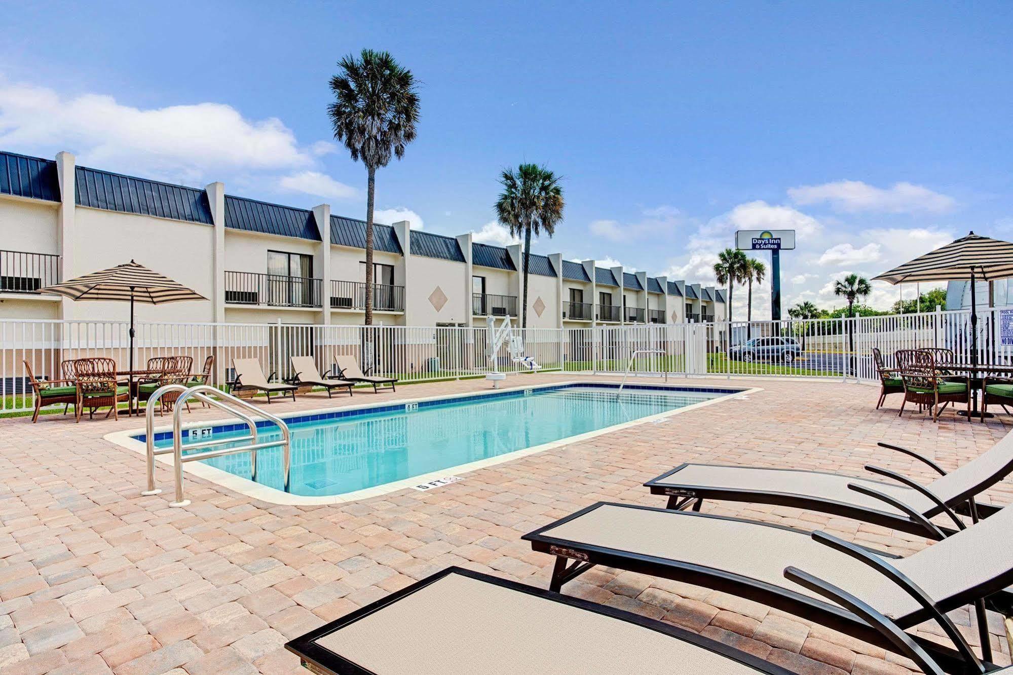 Days Inn & Suites By Wyndham Tampa - Ybor City Экстерьер фото